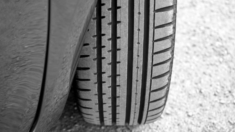Indice de vitesse de pneu : comprendre le jargon pour faire le bon choix